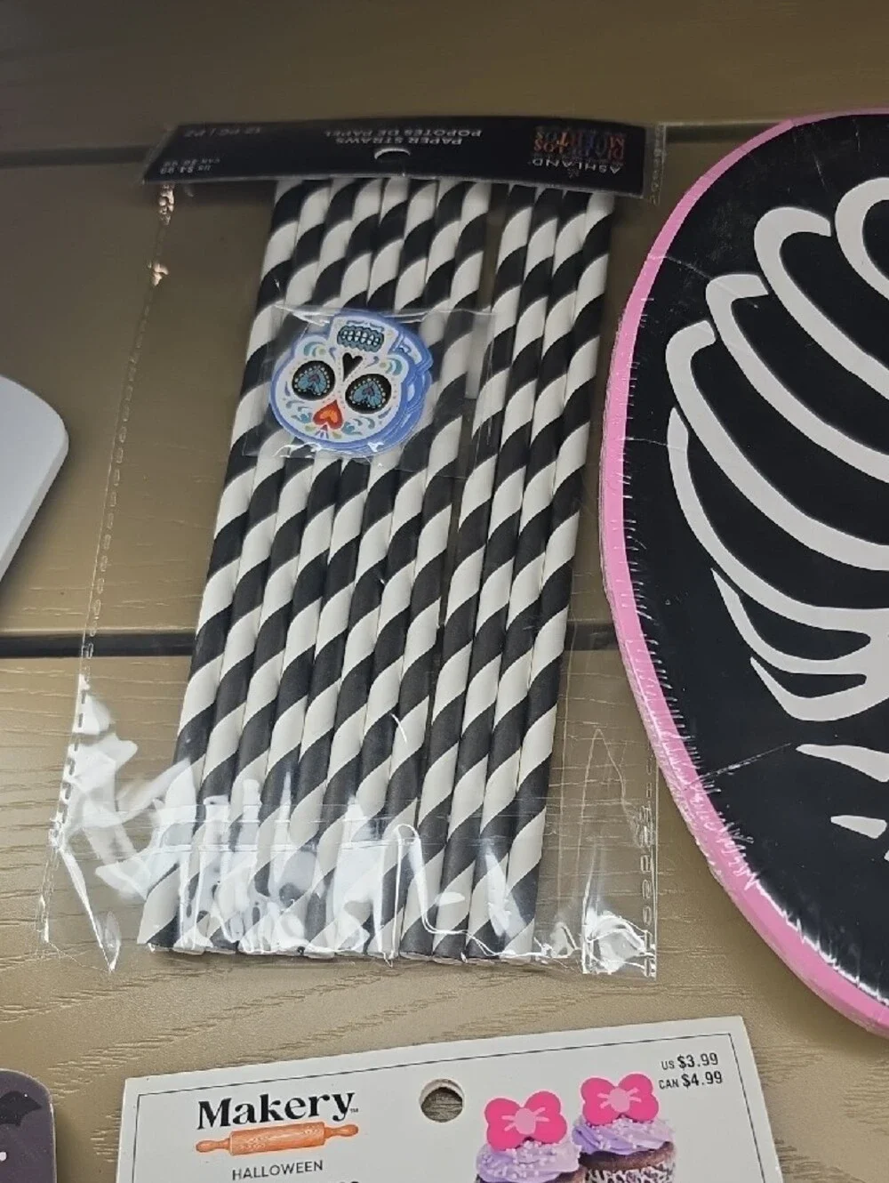 Pink & Black Skeleton Heart Paper Plates - Halloween Party Supplies